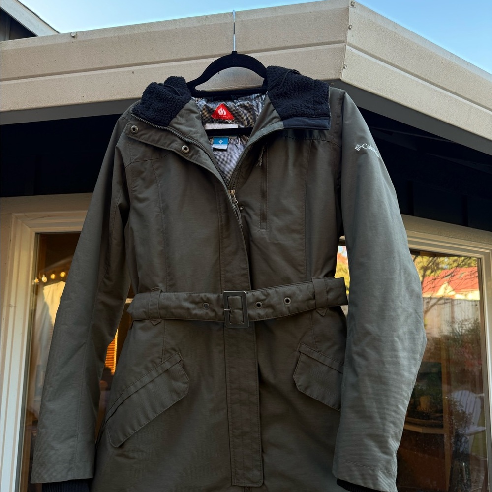 Columbia Women's Utility Jacket in Dark Olive